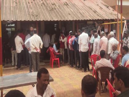 Villagers of Kasba Beed Kolhapur removed the elected sarpanch from office through voting | Kolhapur: कसबा बीडच्या गावकऱ्यांनी लोकनियुक्त सरपंचांना मतदानाद्वारे पदावरून हटवले