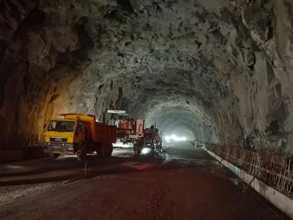 Servants now come through the tunnel for Ganeshotsav, escape from the crazy twists and turns of Kashedi Ghat | झक्कास! चाकरमान्यांनो आता गणेशोत्सवाला बोगद्यातून या, कशेडी घाटातील वेड्यावाकड्या वळणांपासून सुटका