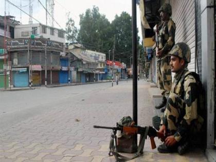 hizbul mujahideen commander riyaz naikoo issues audio clip and warned women to not chat with armymen | 'सोशल मीडियावर सैनिकांशी चॅटिंग करू नका', काश्मिरी मुलींना हिज्बुल मुजाहिद्दीनची धमकी