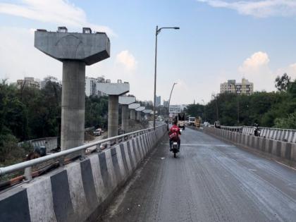 The work of the flyover at Katraj Chowk has stopped | कात्रज चौकातील उड्डाणपुलाचे काम ठप्प; नागरिकांचे हाल : वाहतूक वळविण्यात येते अडचण