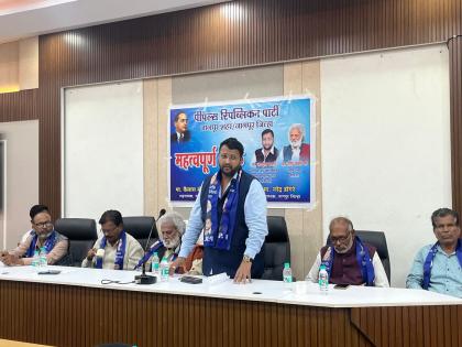 Not just a slogan, give a respected seat; Peoples Republican Party Jaideep Kawade warns Mahayuti | केवळ घोषणा नाही, सन्मानित जागा द्यावा; पीरिपाचे जयदीप कवाडे यांचा महायुतीला इशारा Not just a slogan, give a respected seat; Peoples Republican Party Jaideep Kawade warns Mahayuti | केवळ घोषणा नाही, सन्मानित जागा द्यावा; पीरिपाचे जयदीप कवाडे यांचा महायुतीला इशारा
