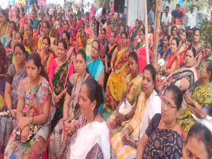 Dharna movement by the citizens of Bhopar who are worried about water shortage | पाणी टंचाईने हैराण झालेल्या भोपरमधील नागरीकांचे धरणे आंदोलन