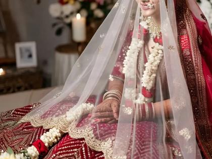 Crime News: Wife was waiting for her husband on the night of honeymoon, husband ran away with her sister! | Crime News : मधुचंद्राच्या रात्री पत्नी बघत होती वाट,पती तिच्याच बहिणीला घेऊन झाला पसार! Crime News: Wife was waiting for her husband on the night of honeymoon, husband ran away with her sister! | Crime News : मधुचंद्राच्या रात्री पत्नी बघत होती वाट,पती तिच्याच बहिणीला घेऊन झाला पसार!