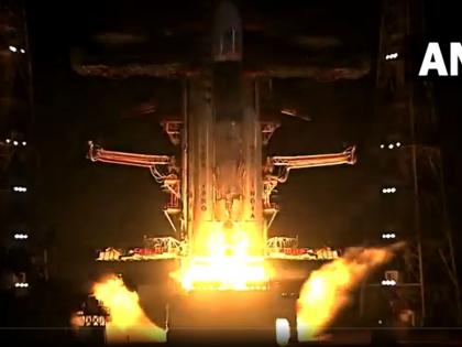 Video: ISRO launches LVM3-M2/OneWeb India-1 Mission at midnight; 36 satellites in orbit, first commercial flight | Video: इस्त्रोचा बाहुबली मध्यरात्रीच अवकाशात झेपावला; 36 उपग्रह कवेत, पहिलेच व्यावसायिक उड्डाण 