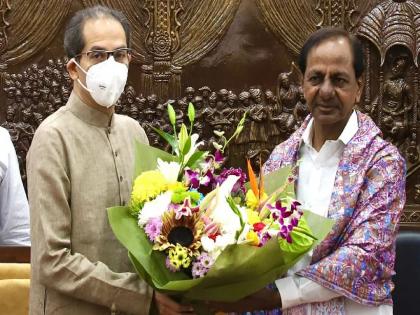 Telangana CM K Chandrasekhar Rao meets Maharashtra counterpart Uddhav Thackeray and ncp sharad pawar against bjp new option | ‘भाजप हटाव’चा रस्ता महाराष्ट्रातून जाणार; मुख्यमंत्र्यांच्या भेटीनंतर चंद्रशेखर राव यांचे सक्षम पर्यायावर वक्तव्य