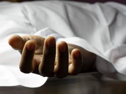 A young man lost his breath in his sleep in Solapur; Mother tried to wake him up but he did not wake up | सोलापुरात झोपेतच हरवला तरुणाचा श्वास; आईनं उठवण्याचा प्रयत्न केला तो उठलाच नाही