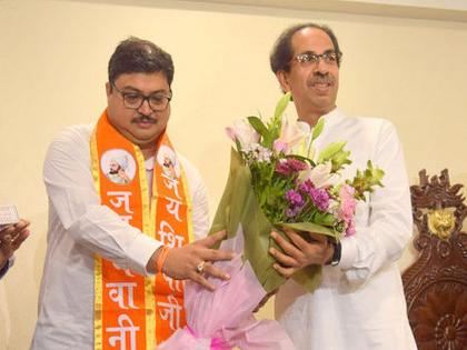 Chaturvedi defeats BJP's Bajoria to lead maharashtra vikas aghadi | महाविकास आघाडीच्या दुष्यंत चतुर्वेदींनी केला भाजपच्या बाजोरिया यांचा पराभव