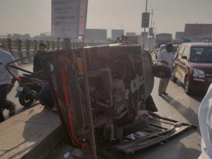 drunken driver blew up pedestrians cyclists and even a traffic police post | मद्यधुंद कारचालकाने पादचारी, दुचाकीस्वारांसह वाहतूक पोलिस चौकीलाही उडविले