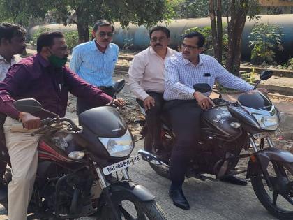 Kalyan: Additional Commissioner of KDMC conducted a cleanliness inspection on a bike | Kalyan: केडीएमसीच्या अतिरिक्त आयुक्तांनी दुचाकीवरुन केली स्वच्छतेची पाहणी