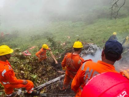 Luck in the Game Parents, toddler die in Kedarnath helicopter crash son survives | नशिबाचा खेळ! केदारनाथ हेलिकॉप्टर अपघातात आई-वडील, चिमुकलीचा मृत्यू; मुलगा वाचला Luck in the Game Parents, toddler die in Kedarnath helicopter crash son survives | नशिबाचा खेळ! केदारनाथ हेलिकॉप्टर अपघातात आई-वडील, चिमुकलीचा मृत्यू; मुलगा वाचला