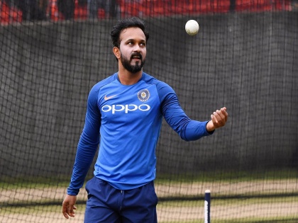 ICC World Cup 2019, IND vs NZ : Indian All rounder Kedar Jadhav pray for not raining | ICC World Cup 2019, IND vs NZ : केदार जाधवचे वरुण राजाला साकडे, महाराष्ट्रात पाऊस पडण्यासाठी गाऱ्हाणं