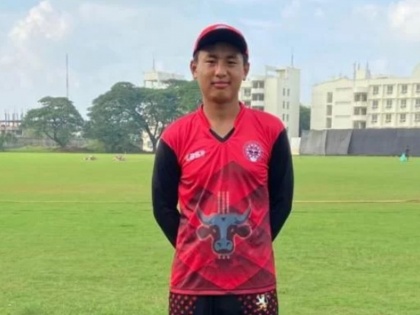 IPL 2021: 16-year-old Nagaland spinner Khrievitso Kense invited to Mumbai Indians for trails | IPL 2021 :  मुंबई इंडियन्सनं १६ वर्षीय गोलंदाजाला बोलावलं ट्रायलसाठी; जाणून घ्या त्याची लय भारी कामगिरी