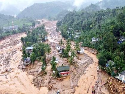 Kerala wayanad Landslides roads-bridges collapsed, 200 houses destroyed Death toll in Wayanad rises to 43 | Kerala Wayanad Landslides : नदीमध्ये मृतदेह तरंगताना दिसले, रस्ते-पूल खचले, 200 घरं तुटले...; वायनाड मधील मृतांचा आकडा 43 वर