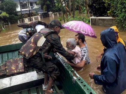  Support of students for Kerala flood victims | केरळ पूरग्रस्तांसाठी विद्यार्थ्यांची मदतफेरी