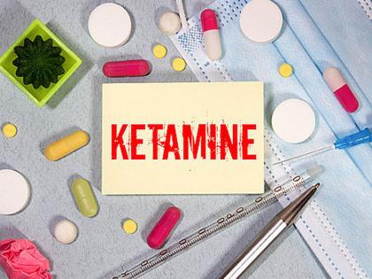 39 kg of ketamine worth Rs 60 crore seized in Chalisgaon, going from Delhi to Bangalore | दिल्लीहून बंगळुरूला जात होते, चाळीसगावला पकडले ६० कोटी रूपये किंमतीचे ३९ किलो केटामाईन 39 kg of ketamine worth Rs 60 crore seized in Chalisgaon, going from Delhi to Bangalore | दिल्लीहून बंगळुरूला जात होते, चाळीसगावला पकडले ६० कोटी रूपये किंमतीचे ३९ किलो केटामाईन