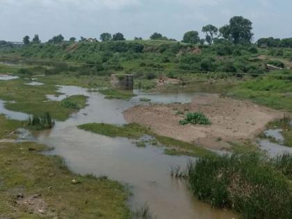 Increase in river pollution in Buldana district! | बुलडाणा जिल्ह्यातील नद्यांचा कोंडला श्वास