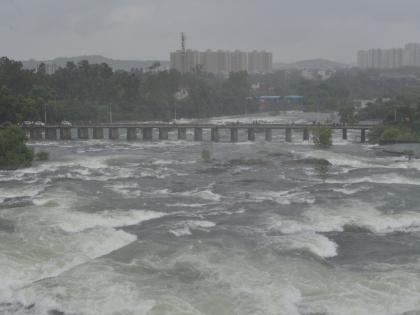 Khadakwasala 96 percent filled Discharge from Mutha river begins precautionary notice to residents of river basin | खडकवासला ९६ टक्के भरले; मुठा नदीत विसर्ग सुरु, नदीपात्रातील नागरिकांना खबरदारीच्या सूचना