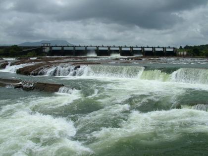 left water from Khadakvasla dam | खडकवासला धरणातून पाणी सोडले  