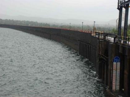 drenej water in khadakwasla dam with mula mutha river | आरोग्याशी खेळ ! नदीबरोबरच आता धरणातही मैलापाणी 