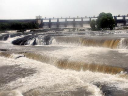 Strong rainfall in Pune dams | पुण्यातील धरणक्षेत्रांमध्ये दमदार पाऊस