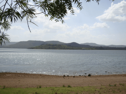 Due to the absence of rain, the Mutha Vahili Dathadi | पाऊस नसतानाही मुठा वाहिली दुथडी