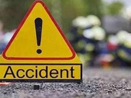 The woman was killed on the spot in an accident at Khamgaon | टिप्परच्या धडकेत महिला जागीच ठार