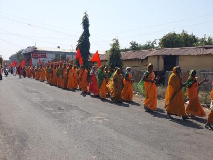 Walking steps waiting for Shegavi | पावले चालती शेगावीची वाट.....