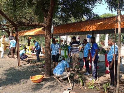 initiative for the cleanliness of the cemetery through social harmony | सामाजिक समरसतेतून स्मशानभूमीच्या स्वच्छतेसाठी पुढाकार!