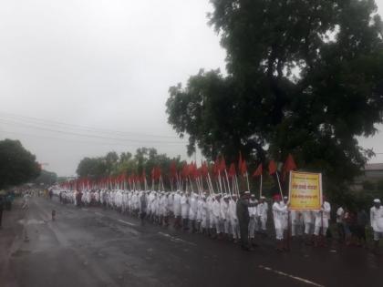 saint gajanan maharaj palkhi reaches khamgaon | धन्य आजी दिन संत दर्शनाचा; ‘श्रीं’च्या पालखीचे खामगावात आगमन