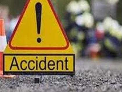 One killed in a bizarre crash of four vehicles | चार वाहनांच्या विचित्र अपघातात एक जण ठार