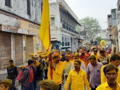 Porcession of Khanderaya in Khamgaon | प्रति जेजुरी  खामगावात खंडेरायाची मिरवणूक