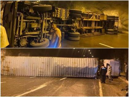 Container accident in Khandala tunnel on Mumbai-Pune expressway; Changes in traffic routes | मुंबई-पुणे द्रुतगती मार्गावर खंडाळा बोगद्यात कंटेनरचा अपघात; वाहतूक मार्गात बदल