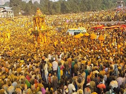 Yelkot Yelkot Jai Malhar celebrated the marriage ceremony of Khandoba-Mhalsa | येळकोट येळकोट जय मल्हार; भंडाराच्या उधळणीत खंडोबा-म्हाळसा विवाह