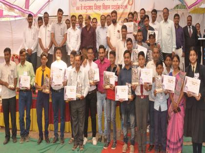 Selection of 12 Equipment for District Science Exhibition | जिल्हा विज्ञान प्रदर्शनातील 12 उपकरणांची राज्यस्तरावर निवड