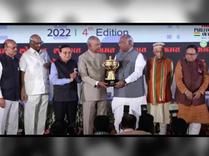 Lokmat Parliamentary Awards Congress President Mallikarjun Kharge receives Lifetime Achievement Award Know his inspiring journey | Lokmat Parliamentary Awards: काँग्रेस अध्यक्ष Mallikarjun Kharge यांना जीवनगौरव पुरस्कार! जाणून घ्या त्यांचा प्रेरणादायी प्रवास