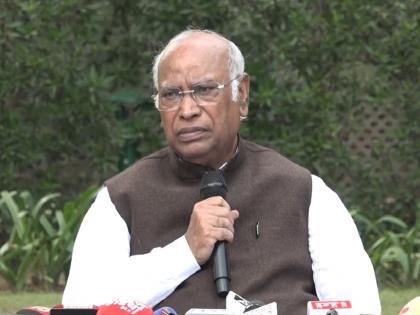 'BJP पटेलांच्या वारशाचा अपमान करत आहे; RSS वर पुन्हा बंदी घाला', खरगेंचा सरकारवर हल्लाबोल - Marathi News | 'BJP is insulting Patel's legacy; ban RSS again', Kharge attacks Modi government | Latest national News at Lokmat.com 'BJP पटेलांच्या वारशाचा अपमान करत आहे; RSS वर पुन्हा बंदी घाला', खरगेंचा सरकारवर हल्लाबोल - Marathi News | 'BJP is insulting Patel's legacy; ban RSS again', Kharge attacks Modi government | Latest national News at Lokmat.com