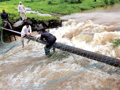 The search for a fourth student drowned in Kharghar; The use of drone cameras | खारघरमध्ये बुडालेल्या चौथ्या विद्यार्थिनीचा शोध सुरूच; ड्रोन कॅमेऱ्याचा वापर