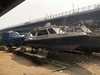 Navi Mumbai's maritime security; All seven boats are out of order police | नवी मुंबईची सागरी सुरक्षा लागली धक्क्याला; सातही बोटी नादुरुस्त