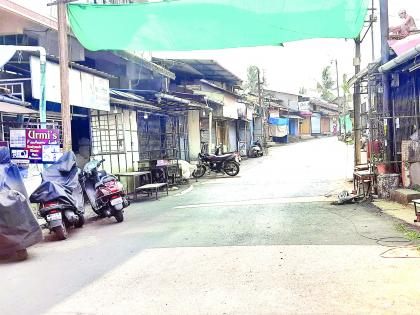 The wooden toy market in Sawantwadi is quiet | सावंतवाडीतील लाकडी खेळण्यांची बाजारपेठ शांत