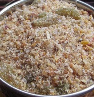 गणपतीच्या प्रसादात पहिला मान खोबऱ्याच्या खिरापतीचा! खोबऱ्याची आणि पंचखाद्याची खिरापत करण्याची परफेक्ट पारंपरिक रेसिपी