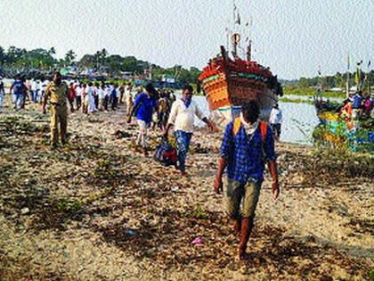 Six sailors stranded in Gujarat enter Nargol port | गुजरातमध्ये अडकलेले १५०० खलाशी नारगोल बंदरात दाखल