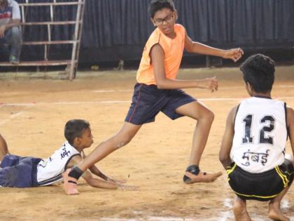 Mumbai District Khokow Competition: Samarth, Vidyarthi, Om Samarth and Vijay Club in the semi-finals | मुंबई जिल्हा खोखो स्पर्धा : समर्थ, विद्यार्थी, ओम समर्थ व विजय क्लब उपांत्य फेरीत