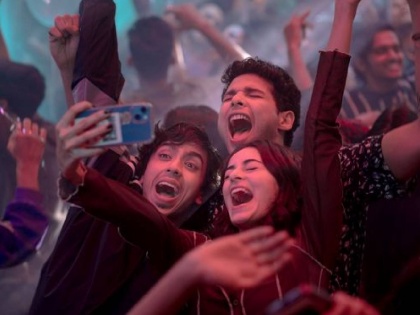 Kho Gaye Hum Kahaan Netflix Movie Review starring Ananya Pandey Siddhant Chaturvedi Adarsh Gaurav | Social Media या आभासी जगातला एकटेपणा! 'खो गए हम कहां' ने दाखवला तरुणांना आरसा