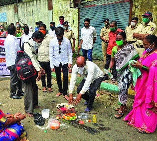 'Terave' from tribals due to lack of khawti | खावटी न मिळाल्यामुळे आदिवासींकडून ‘तेरावे’