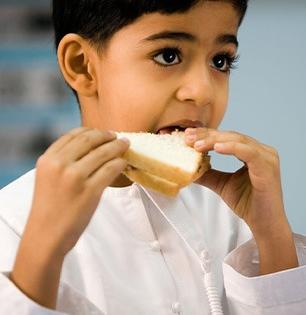 Kids School Lunchbox: पावसाळ्यात मुलांना शाळेच्या डब्यात काय द्यावं? काय अजिबात देऊ नये?