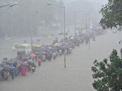 Rainfall; Rainfall in Konkan; Floods in western Maharashtra; Marathwada, even in Khandesh | पावसाचे धुमशान - कोकणात अतिवृष्टी ; पश्चिम महाराष्ट्रात नद्यांना पूर; मराठवाडा, खान्देशातही मुसळधार