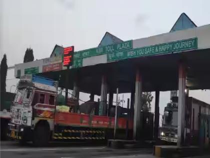 Congress protest against the state of the highway. Vehicles on the Kolhapur-Pune highway will leave without toll on Saturday | महामार्गाची दुरवस्था; कोल्हापूर-पुणे महामार्गावरील वाहने शनिवारी विनाटोल सोडणार, काँग्रेसचे आंदोलन