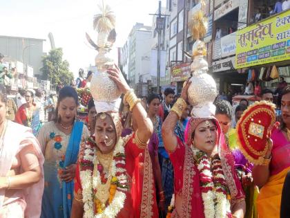 A meeting of Kinnars from all over the country took place in Amravati, Kalash Yatra | देशभरातील किन्नारांचे अमरावतीत संमेलन; कलश यात्रा काढली, अंबादेवी, एकवीरा देवीची भरली ओटी