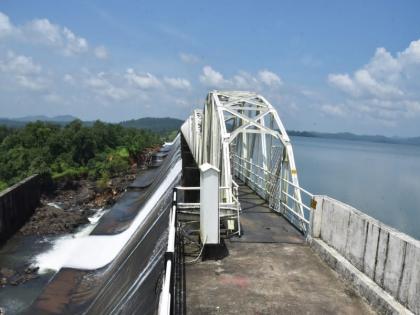 The Tansa lake, which supplies water to Mumbai, overflowed and began to flow | मुंबईला पाणीपुरवठा करणारा तानसा तलाव ओसंडून लागला वाहू