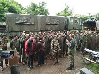 The army saved the lives of 6,000 flood victims, 2.5 lakh civilian safe havens in kolhapur and sangli | मिशन 'कोसा' ! जवानांनी 6 हजार पूरग्रस्तांना वाचवलं तर 2.5 लाख नागरिकांना सुरक्षितस्थळी हलवलं 